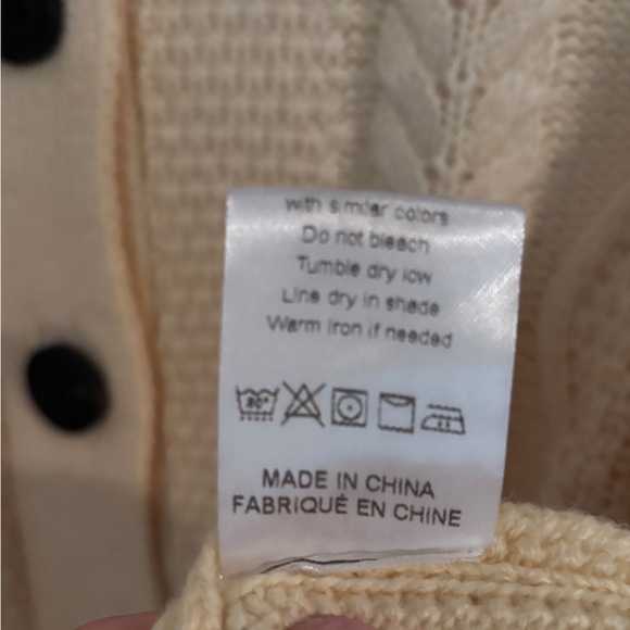 EUC Pastel Yellow Fisherman Sweater Size L mint condition - Picture 9 of 9